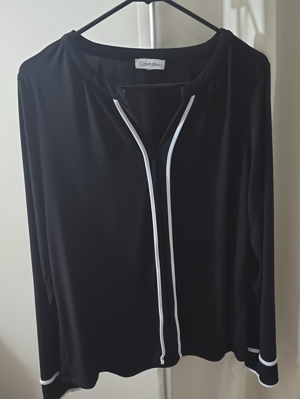 Calvin Klein Black Long-Sleeve V-Neck Top with White Piping